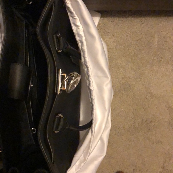 REDUCED ⭐️Michael Kors Large Saffiano Leather Tote - Picture 9 of 10